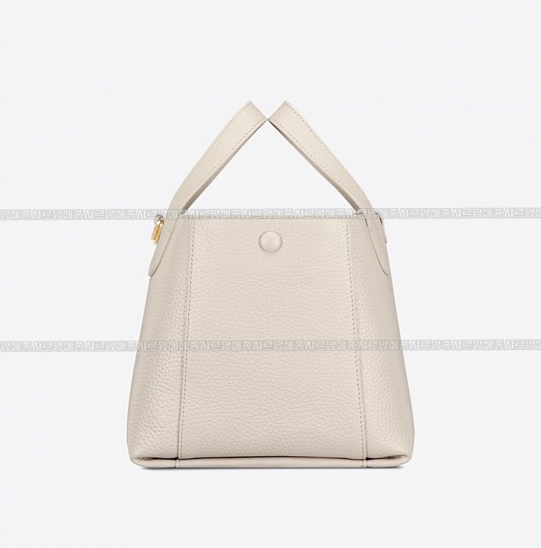 디올시그니처스몰버킷백  20260407-155526-013루.jpg