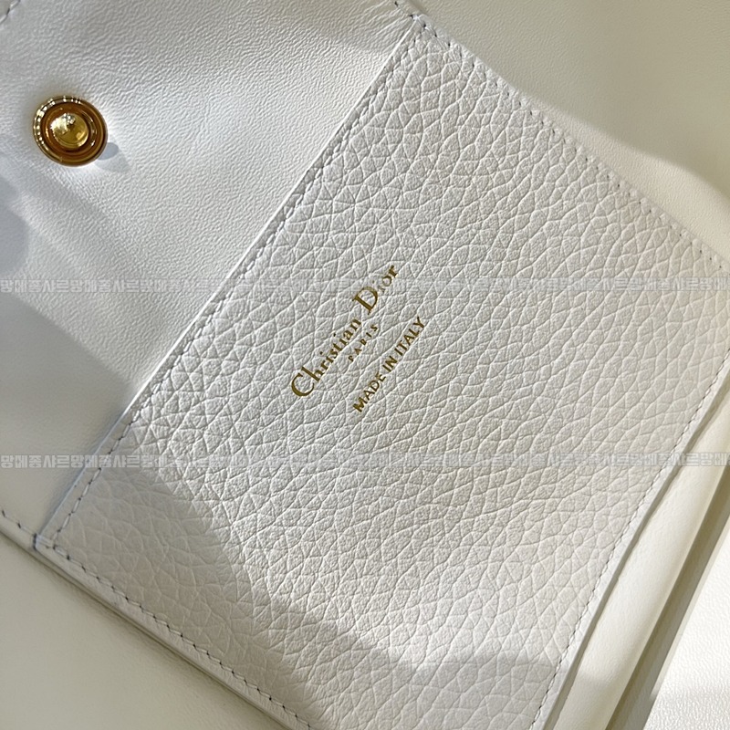 디올시그니처스몰버킷백  20260407-155525-008루.jpg