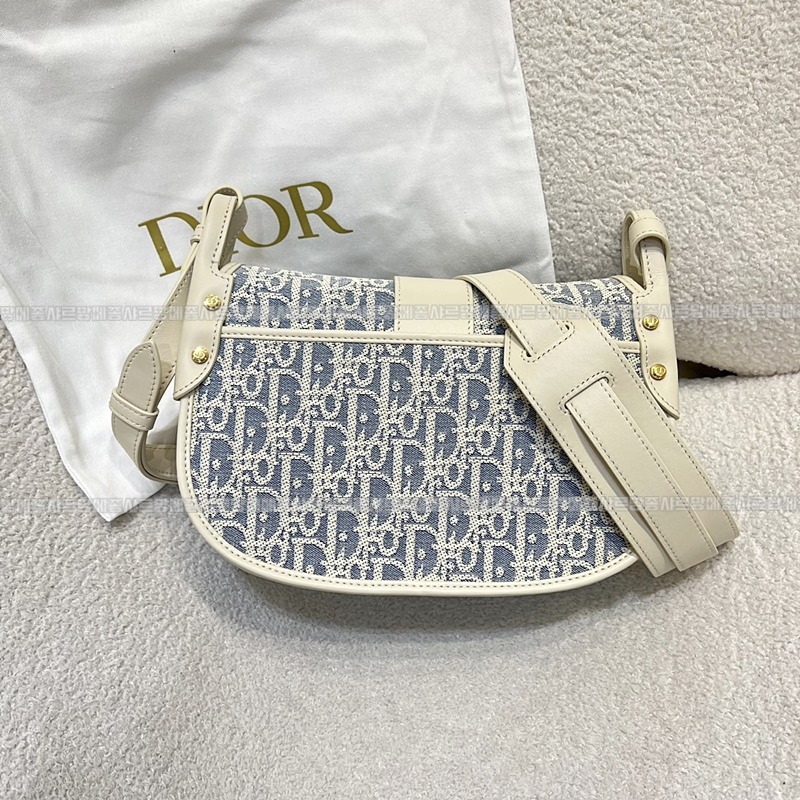 디올30몽테인미디엄숄더크로스백  20260407-162337-002루.jpg