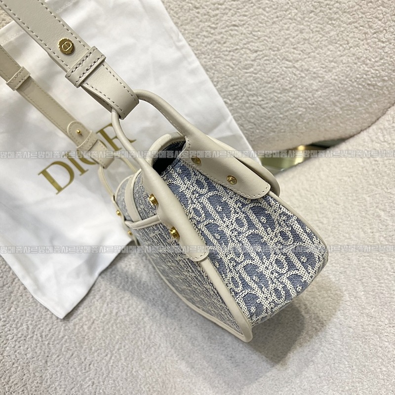 디올30몽테인미디엄숄더크로스백  20260407-162337-003루.jpg