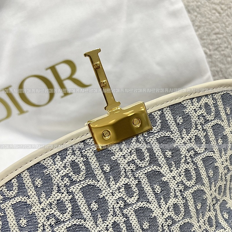 디올30몽테인미디엄숄더크로스백  20260407-162338-012루.jpg