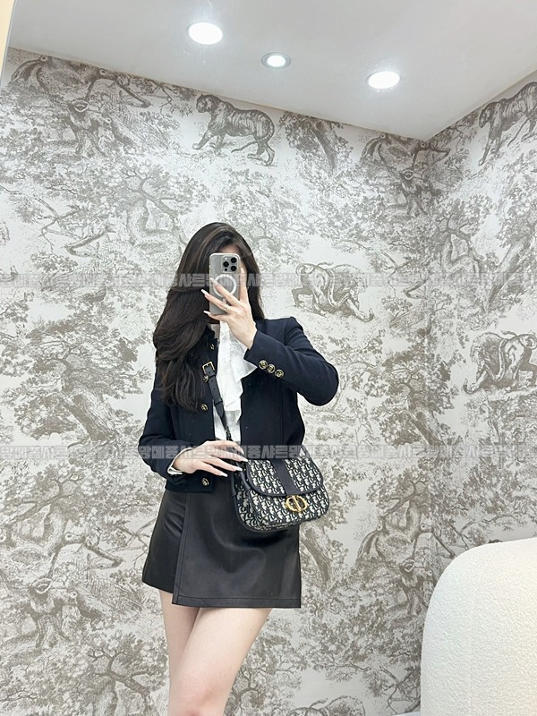 디올30몽테인미디엄숄더크로스백  20260407-162836-021루.jpg