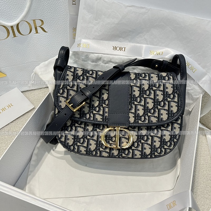 디올30몽테인미디엄숄더크로스백  20260407-162833-001루.jpg