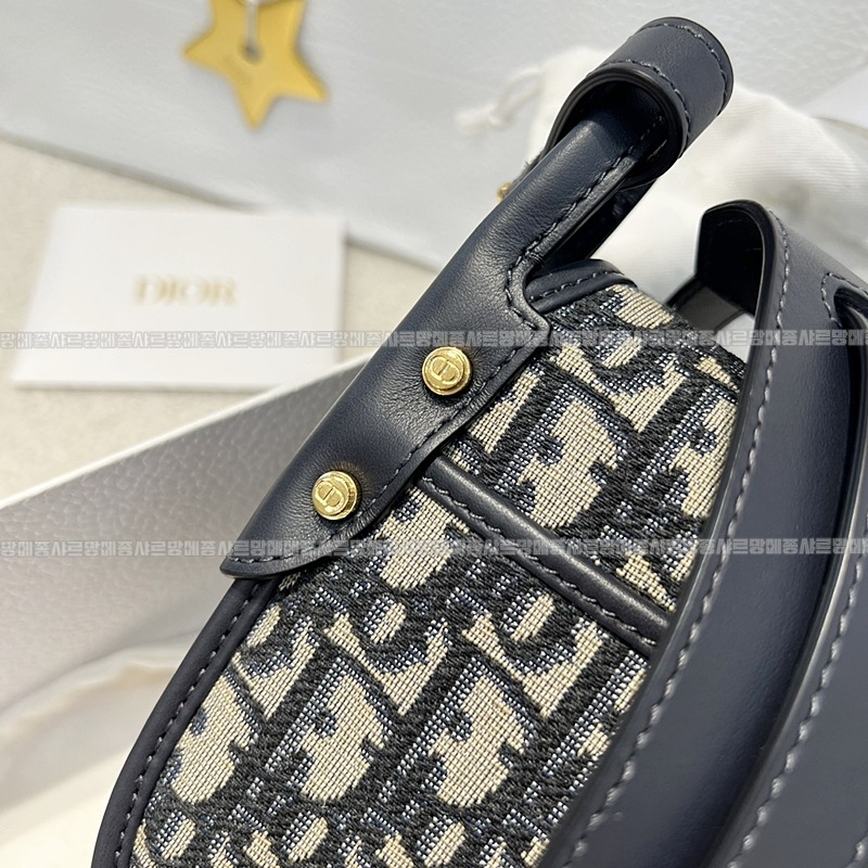 디올30몽테인미디엄숄더크로스백  20260407-162834-009루.jpg