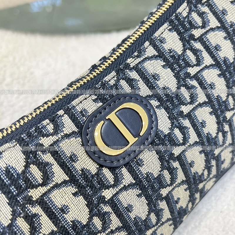 디올30몽테인윈더러스트미니백 20260407-164710-005루.jpg