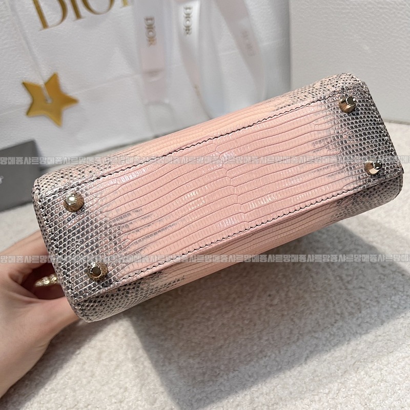 레이디 디올 백 미니20260408-131021-004루.jpg