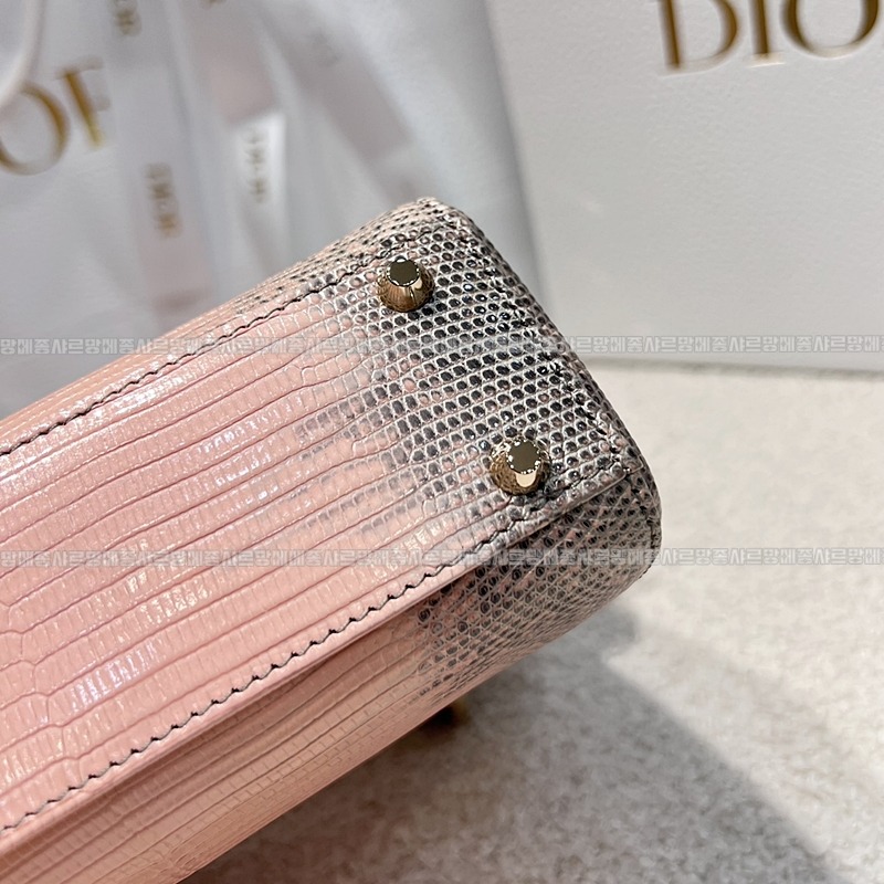 레이디 디올 백 미니20260408-131022-012루.jpg