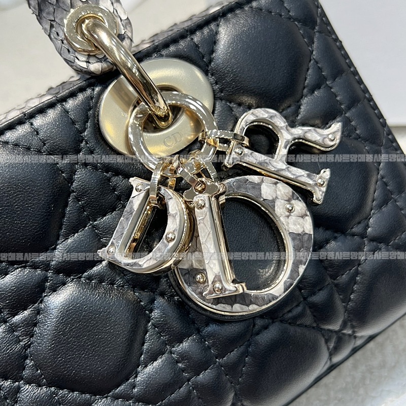 레이디디조이백  20260408-133233-005루.jpg