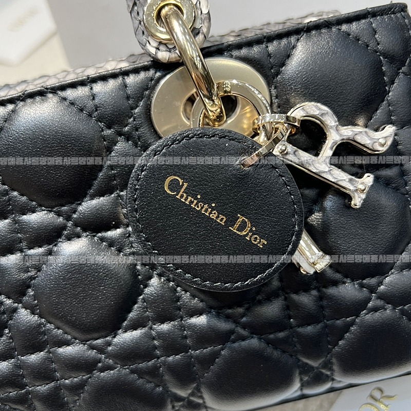 레이디디조이백  20260408-133233-006루.jpg