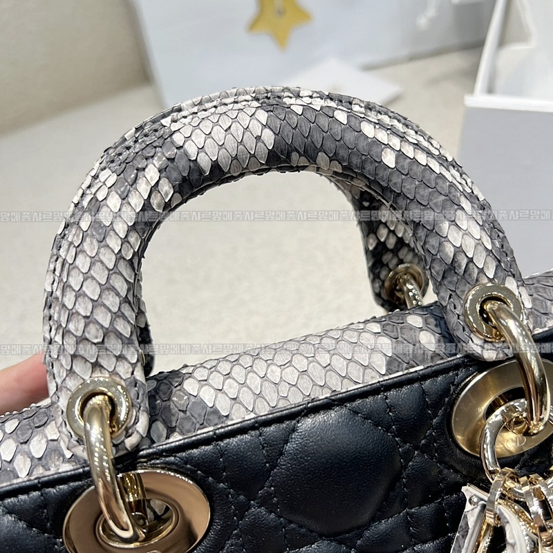 레이디디조이백  20260408-133233-008루.jpg