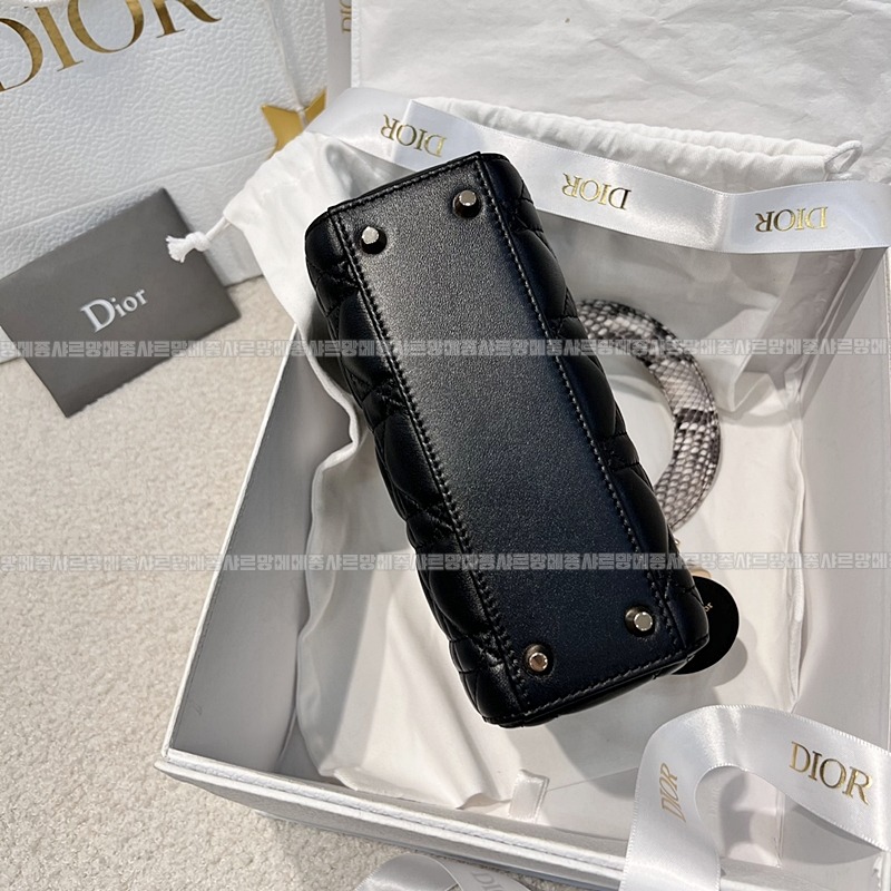 레이디 디올 백 미니  20260408-134349-004루.jpg