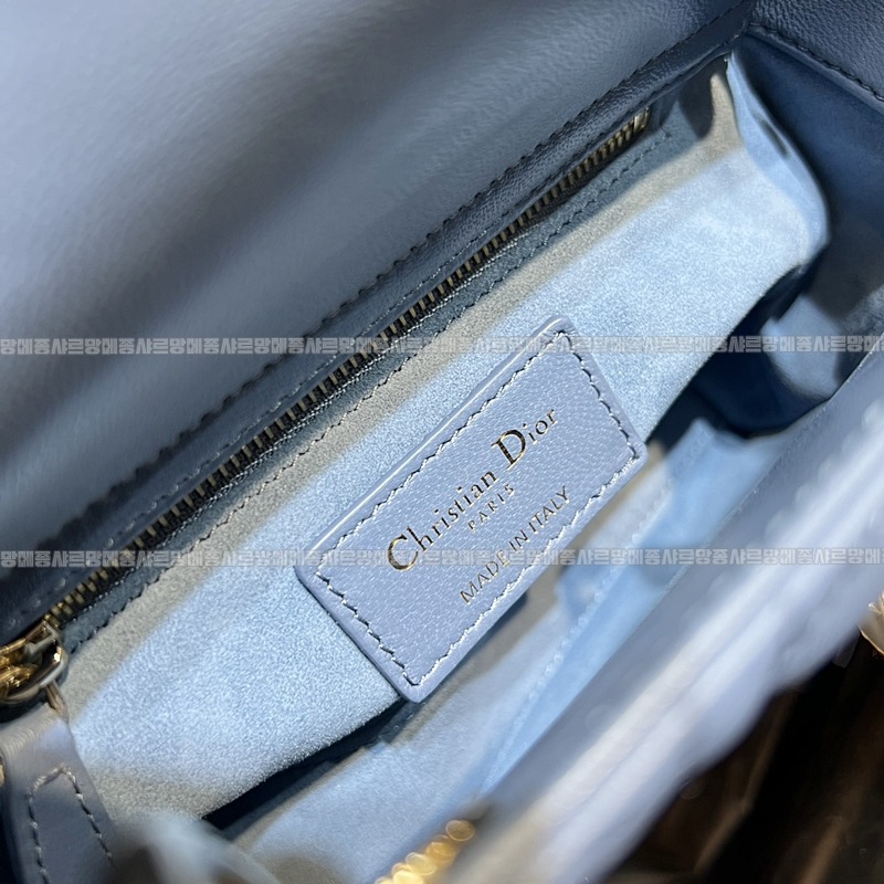 레이디 디올 백 미니  20260408-134919-009루.jpg