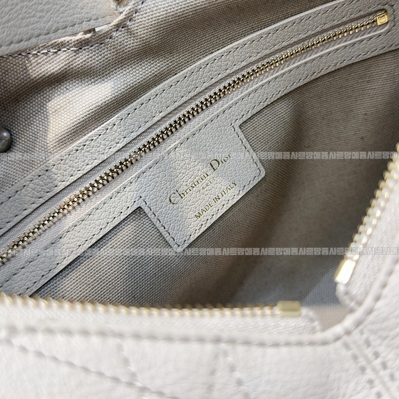 디올보야주미디움백  20260408-164751-009루.jpg