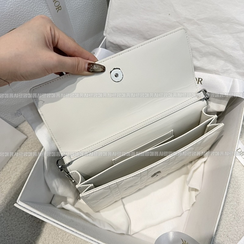 디올마이디올미니백  20260409-173719-008루.jpg