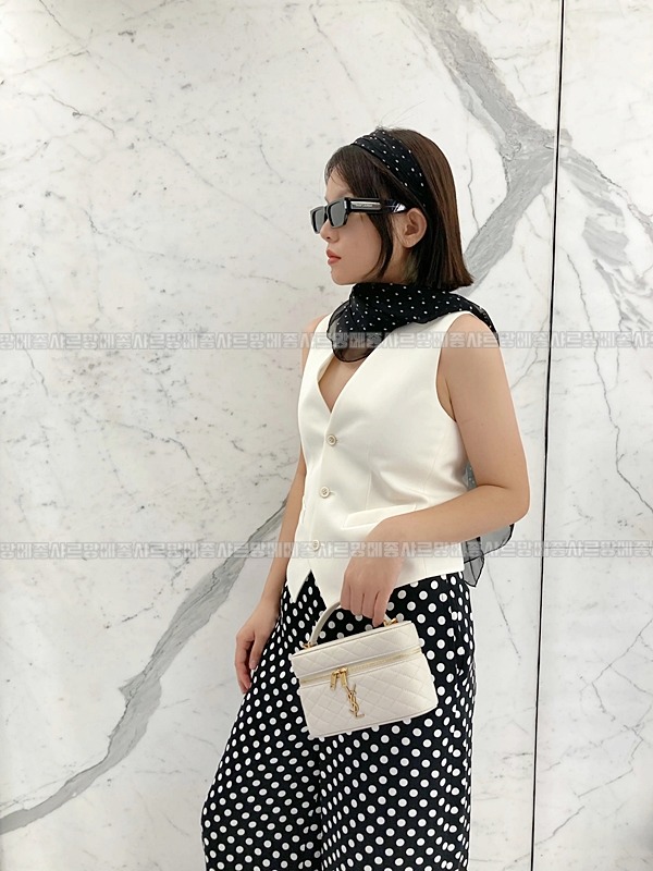 생로랑가비베네티백 20260410-152916-025루.jpg