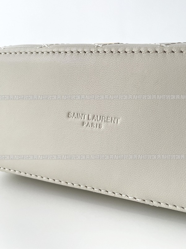 생로랑가비베네티백 20260410-152914-015루.jpg