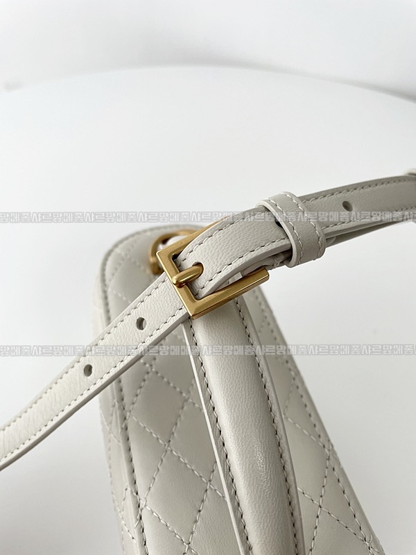 생로랑가비베네티백 20260410-152914-016루.jpg