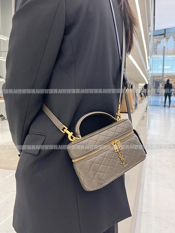 생로랑가비베네티백 20260410-153804-026루.jpg