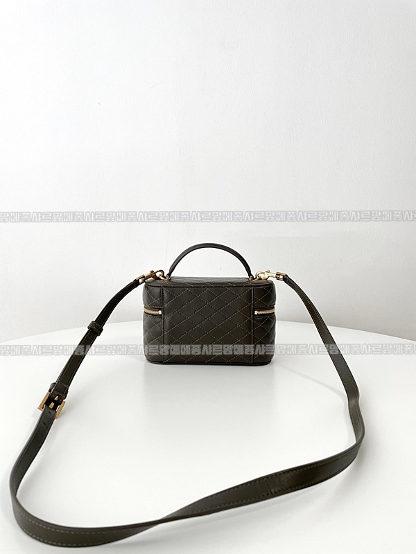 생로랑가비베네티백 20260410-153759-003루.jpg