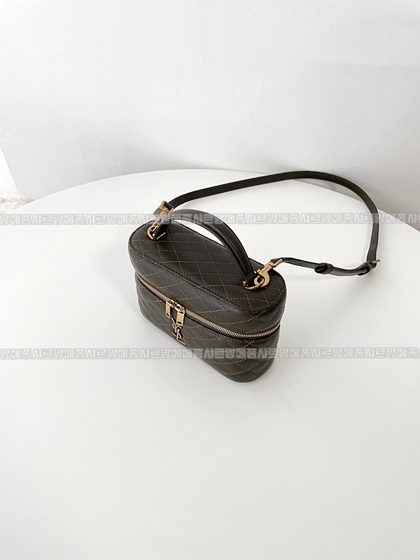 생로랑가비베네티백 20260410-153759-006루.jpg