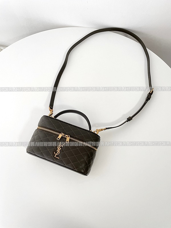 생로랑가비베네티백 20260410-153800-009루.jpg