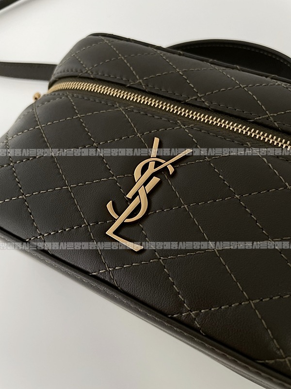 생로랑가비베네티백 20260410-153800-010루.jpg