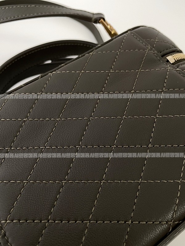 생로랑가비베네티백 20260410-153802-017루.jpg