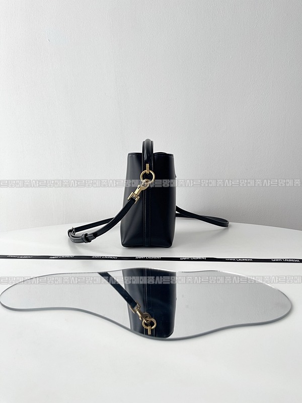 생로랑르37미니라피아버킷백 20260410-165318-004루.jpg