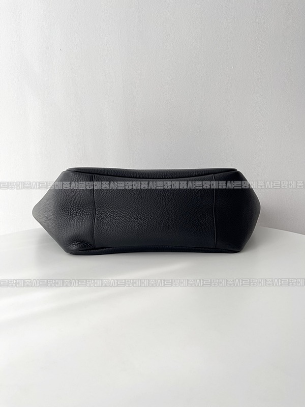 생로랑5아7베아토트백  20260411-101617-006루.jpg