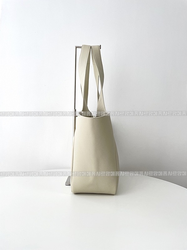 생로랑5아7베아토트백  20260411-102109-004루.jpg