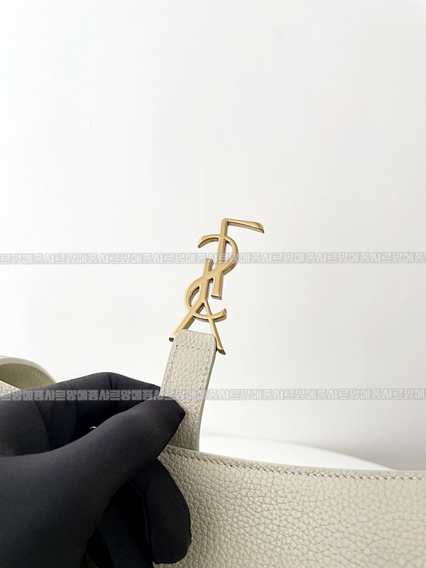 생로랑5아7베아토트백  20260411-102110-010루.jpg