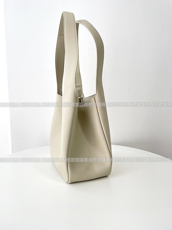 생로랑5아7베아토트백  20260411-102111-017루.jpg