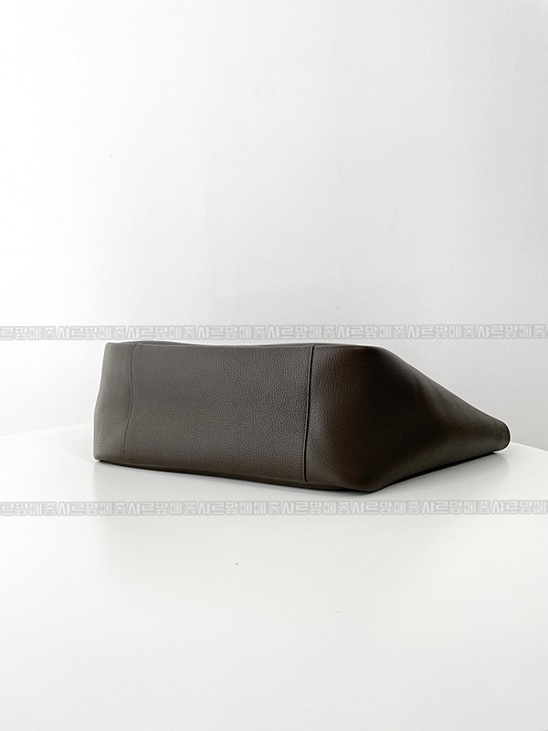 생로랑5아7베아토트백  20260411-102359-005루.jpg