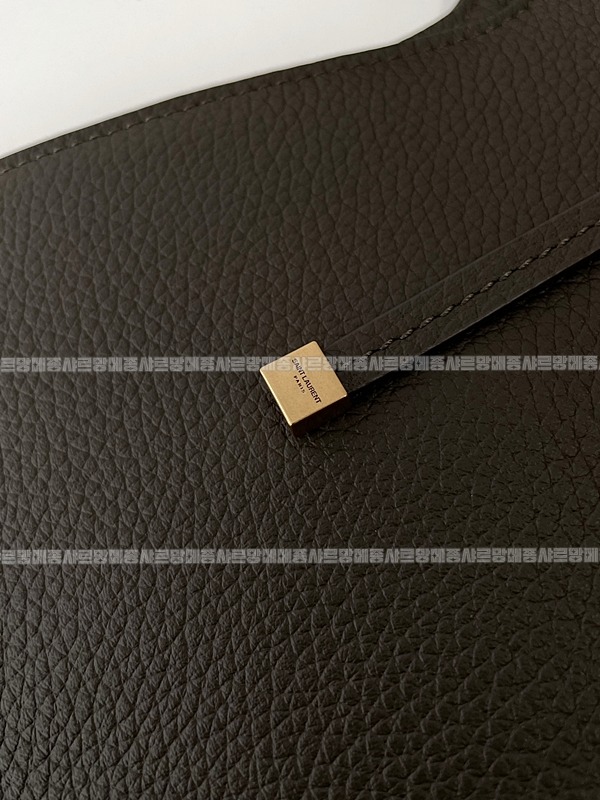 생로랑5아7베아토트백  20260411-102402-018루.jpg