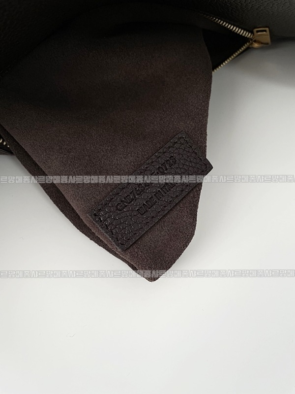 생로랑5아7베아토트백  20260411-102832-017루.jpg