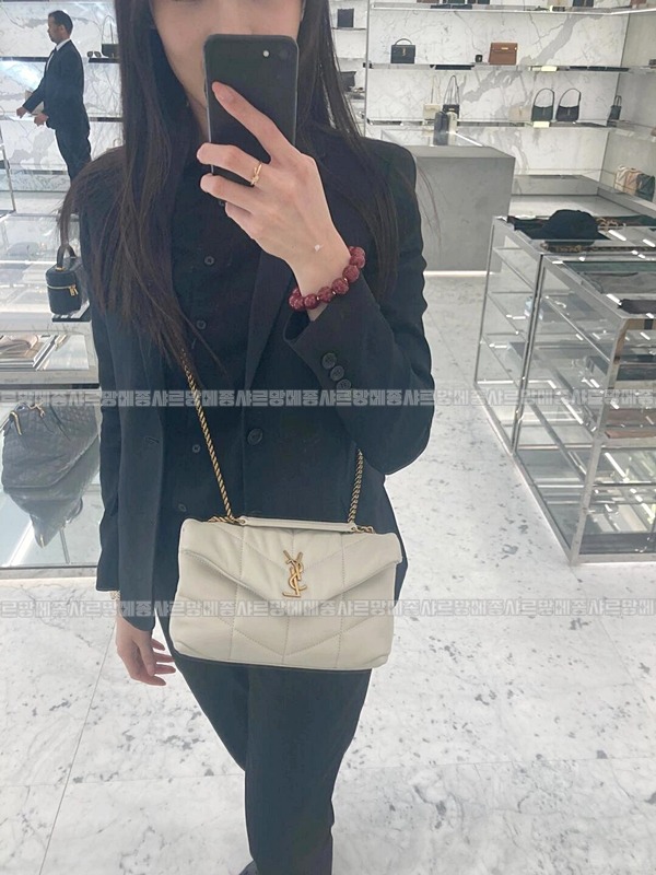 생로랑루루푸퍼백  20260411-105850-026루.jpg