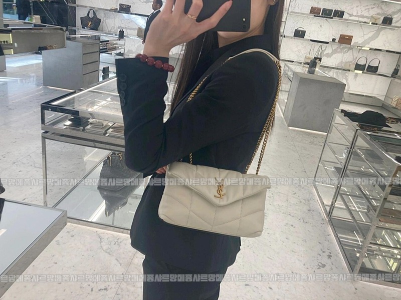 생로랑루루푸퍼백  20260411-105850-025루.jpg