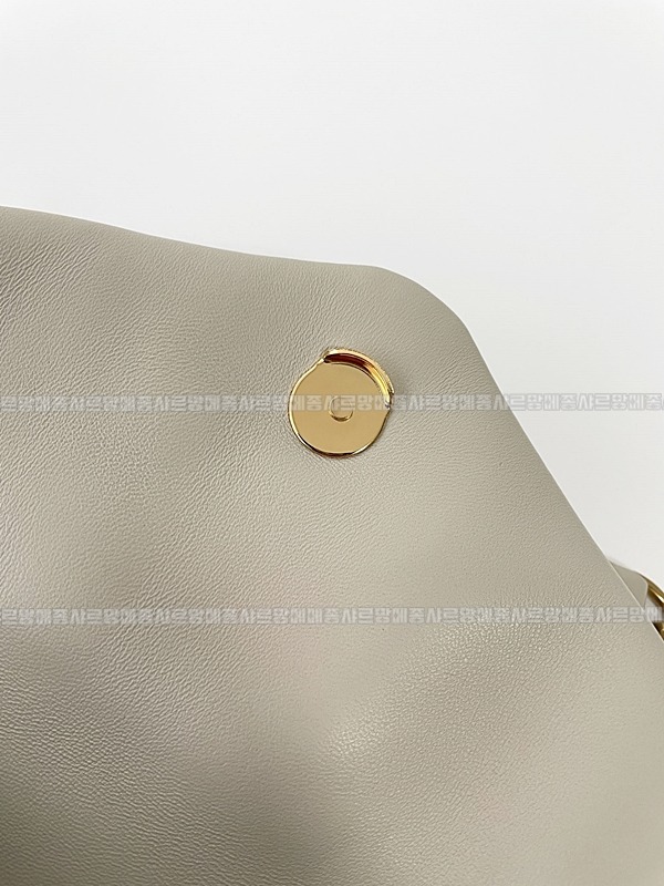 생로랑루루푸퍼백  20260411-105848-013루.jpg