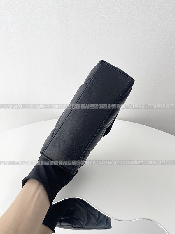 생로랑루루푸퍼백  20260411-111607-005루.jpg