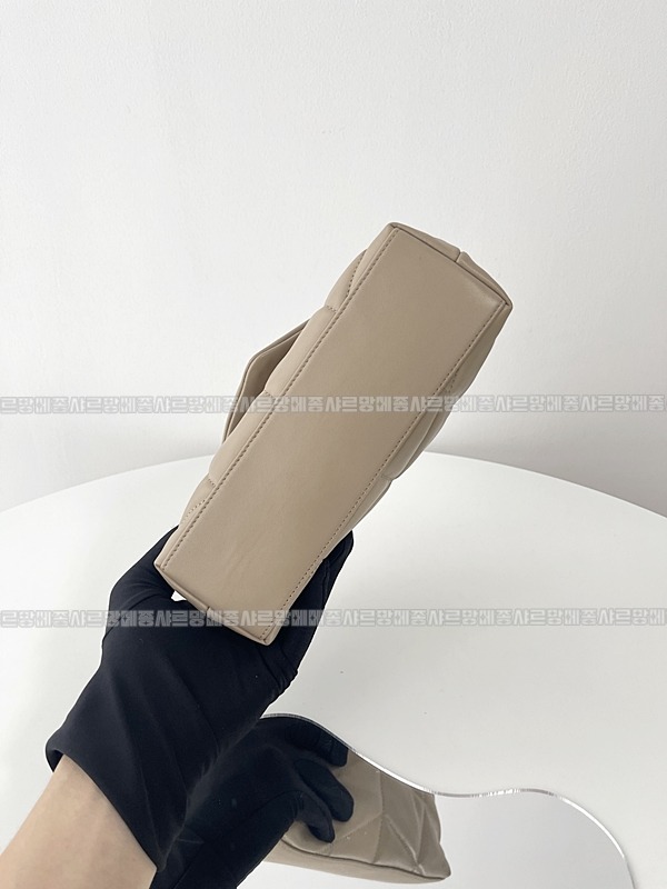 생로랑루루푸퍼백  20260411-112513-005루.jpg