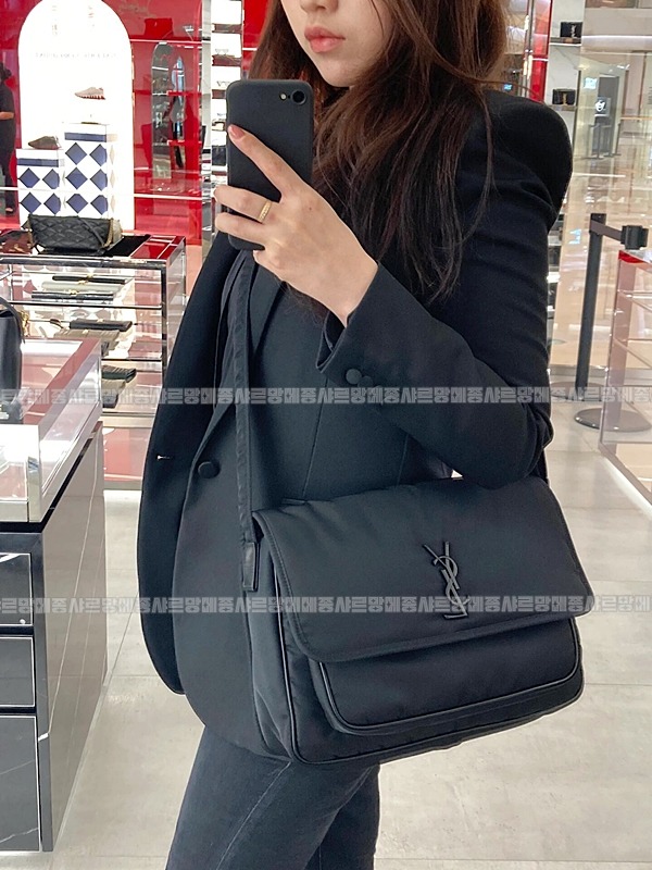 생로랑에코닐니키메신저백  20260411-114123-026루.jpg