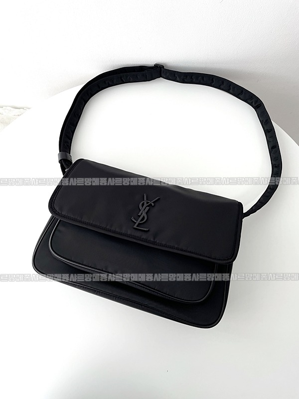 생로랑에코닐니키메신저백  20260411-114121-008루.jpg