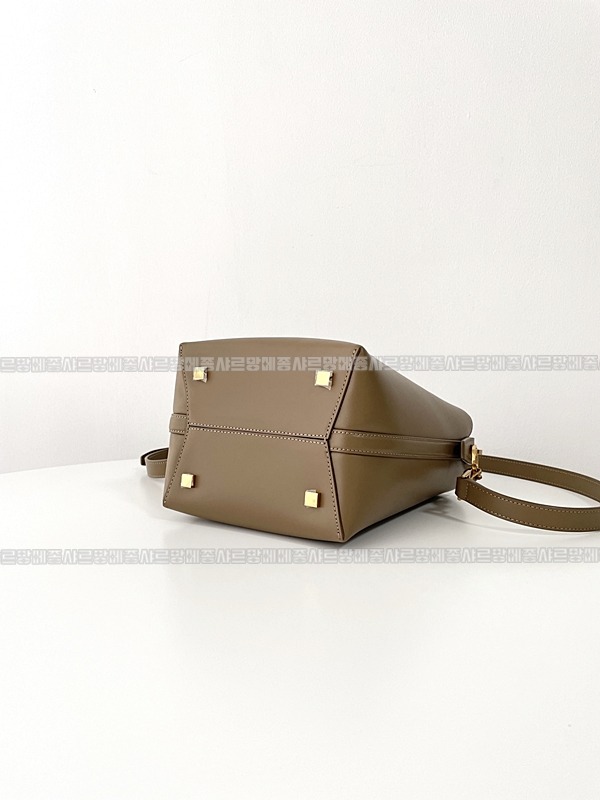 생로랑LE37버킷백  20260411-145026-005루.jpg