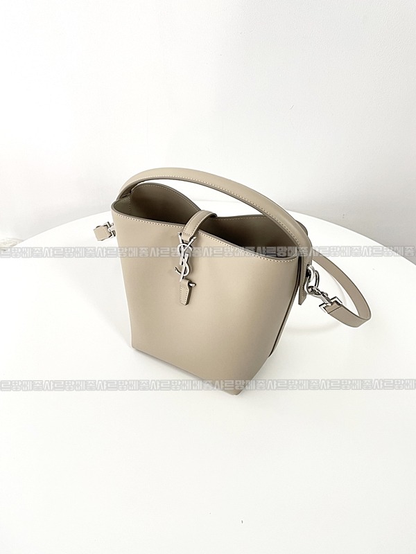 생로랑LE37버킷백  20260411-145745-006루.jpg