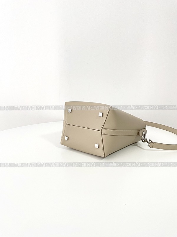 생로랑LE37버킷백  20260411-145744-005루.jpg