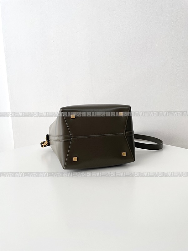 생로랑LE37버킷백미디움  20260411-164141-005루.jpg