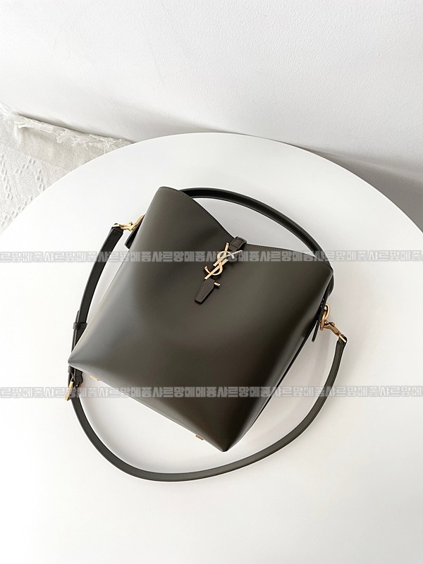 생로랑LE37버킷백미디움  20260411-164141-008루.jpg