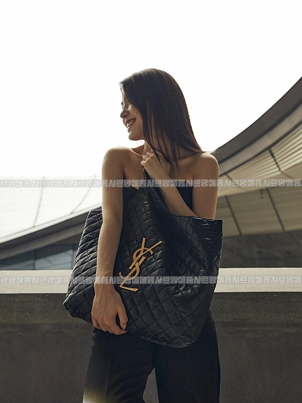 생로랑이카르맥시쇼퍼백라지  20260412-135508-037루.jpg