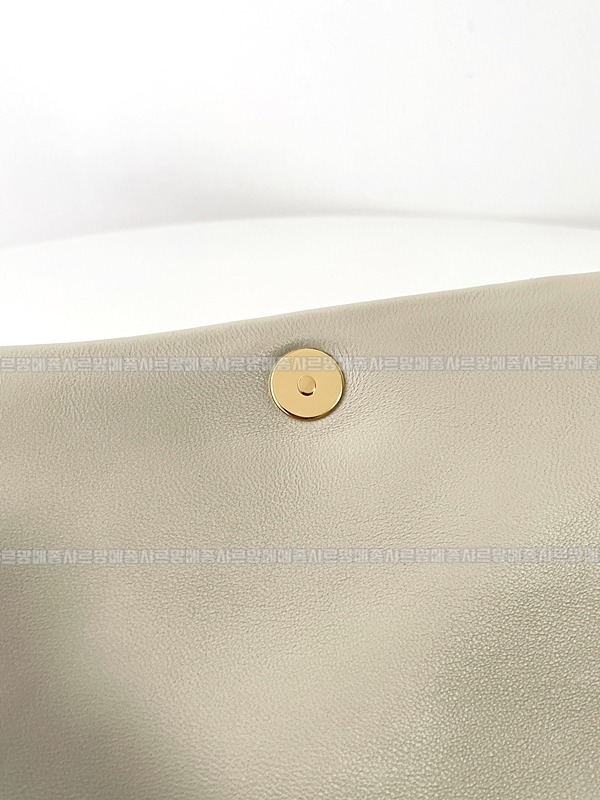 생로랑르57숄더백  20260412-140658-012루.jpg