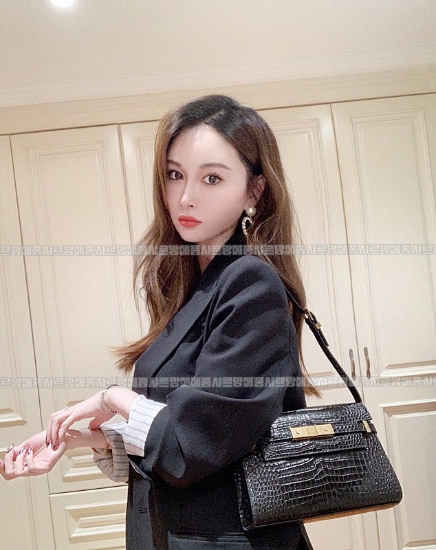 생로랑맨하탄숄더백  20260412-142606-021루.jpg